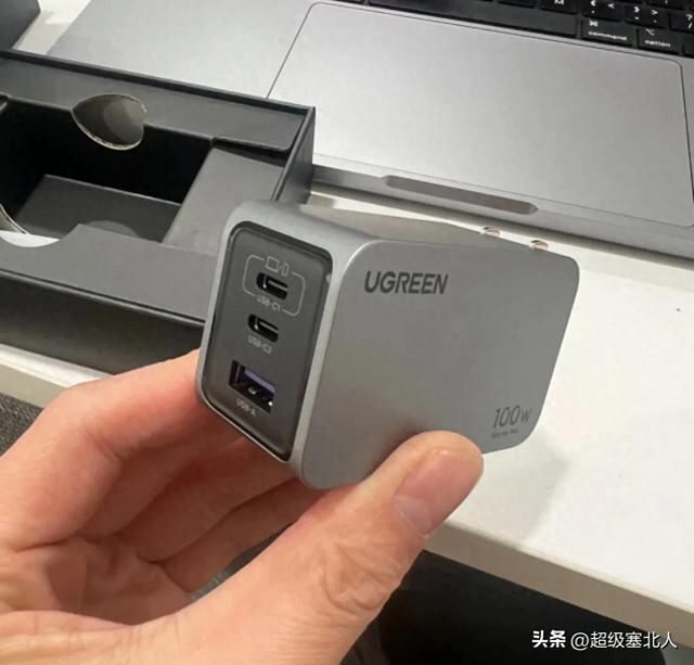 給蘋果手機買充電器，結果鬧出一場風波？氣的差點吐血？缩略图