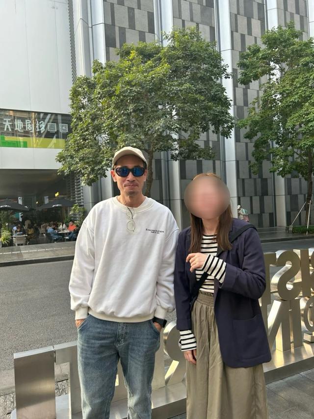 好男人！陳豪二封視帝必須犒勞老婆，火速帶陳茵微逛深圳高端商場插图3