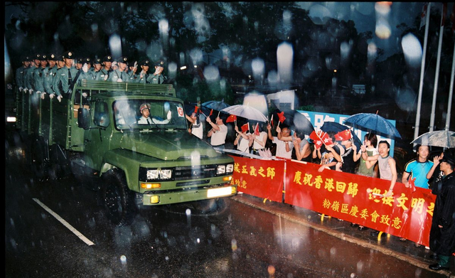 不吹軍號不唱軍歌，神秘的解放軍駐港部隊，到底做的是什麼工作？插图3