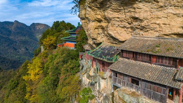 700年不朽！武當山的懸崖上的掛著神秘桃木劍，據傳是“鎮山劍”插图5