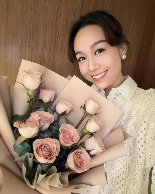 黃心穎首以人妻身份賀35歲生日！當娘傢人面與老公秀恩愛幸福爆棚插图2