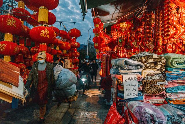 街拍武漢年味，打卡“天下第一街”漢正街：令人唏噓的小商品市場插图7