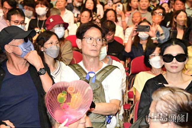 港星兄弟團吃火鍋喝茅臺！63歲男星暴瘦現身，張耀揚一臉兇狠霸氣缩略图