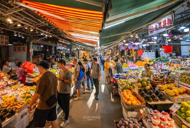 國際大都市也有平民夜總會！街拍香港，黑幫電影中常出現的街區插图12