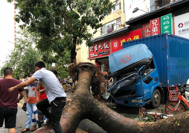 頂級航母最高能抗幾級臺風？結果你可能不信，但是一點都不誇張插图3