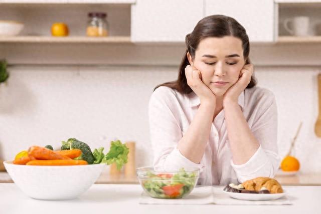 長期不吃早飯、愛吃宵夜、飲食不規律？身體會有什麼變化缩略图