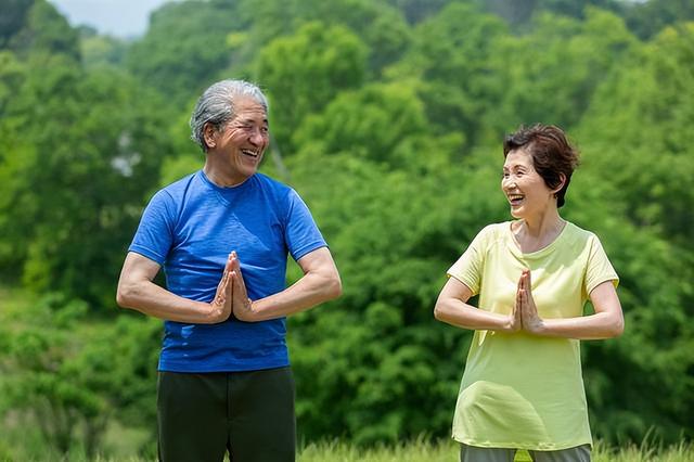 耳垂下面長瞭小疙瘩，別不當回事！可能是惡性腫瘤的前兆？插图7