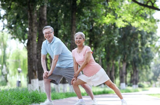 人過60各種病都來瞭，要想老瞭身體好，60歲前有4樣東西最好戒掉插图4