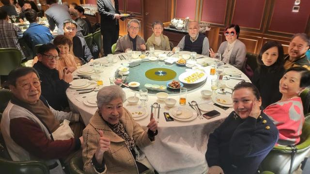 75歲甄珍爭產風波後首現身！攜兒子與顧紀筠聚會，似未受前夫影響插图1