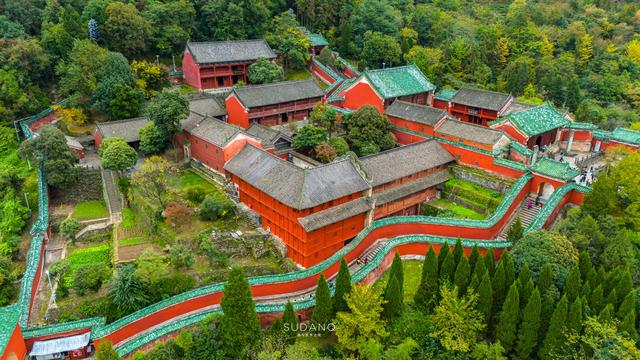 一根木柱屹立600年不倒！武當山的建築奇跡：古代工匠也太聰明瞭插图1