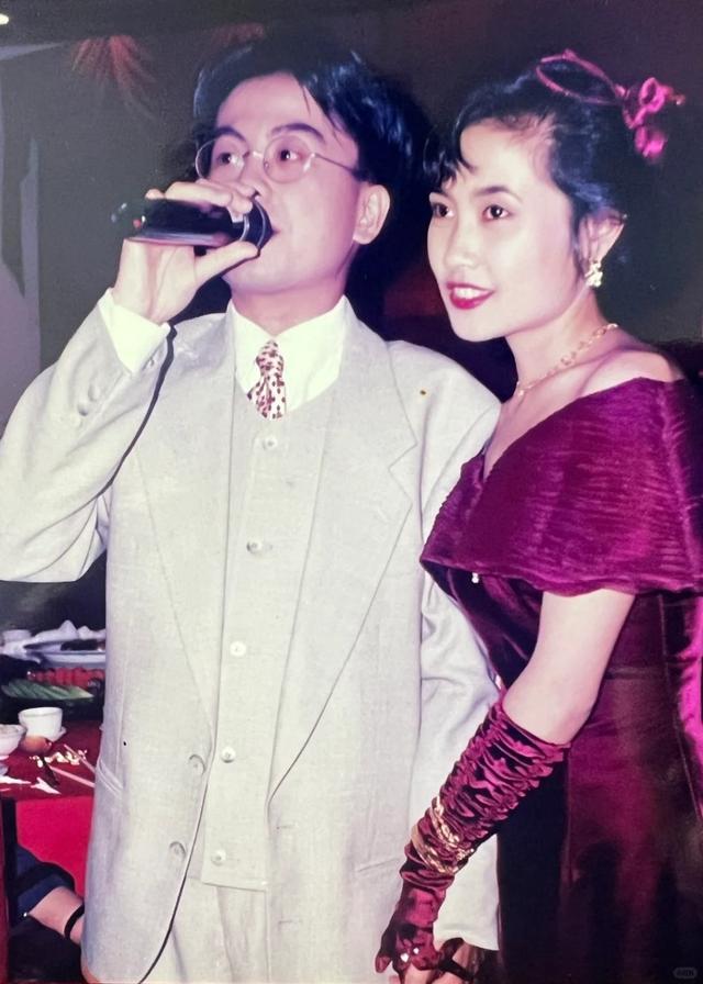 知名港星結婚29周年深情示愛老婆，女方神似朱茵葉玉卿結合體插图3