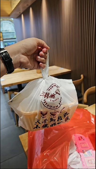 TVB女星隨港人百萬大軍北上！到深圳狂吃美食批發市場掃便宜貨插图12