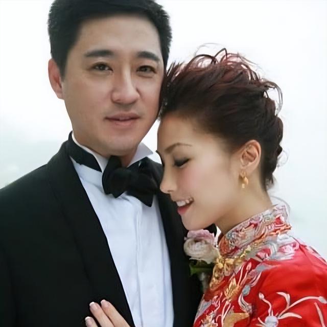 退圈港姐慶祝結婚15年！老公身傢過億，移居加拿大住豪宅貴氣逼人插图1