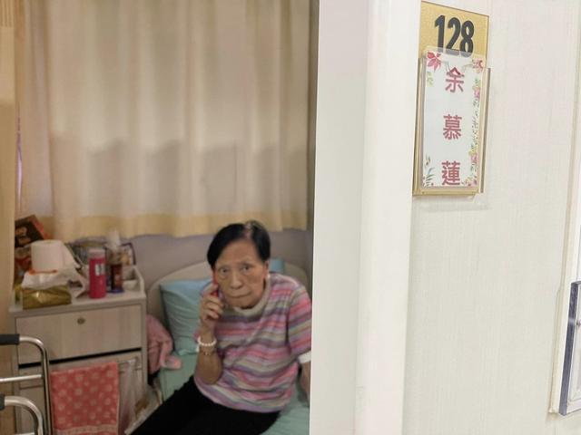 86歲香港老戲骨住養老院不適應！度日如年靠打電話緩解苦悶孤獨插图3