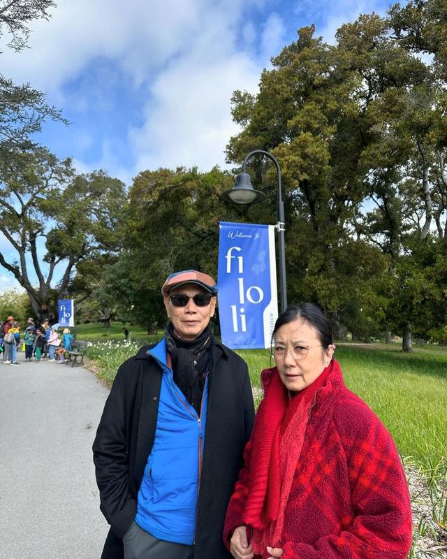 76歲汪明荃與羅傢英牽手秀恩愛，身傢2億打扮富貴遊美國酷愛買衫插图4