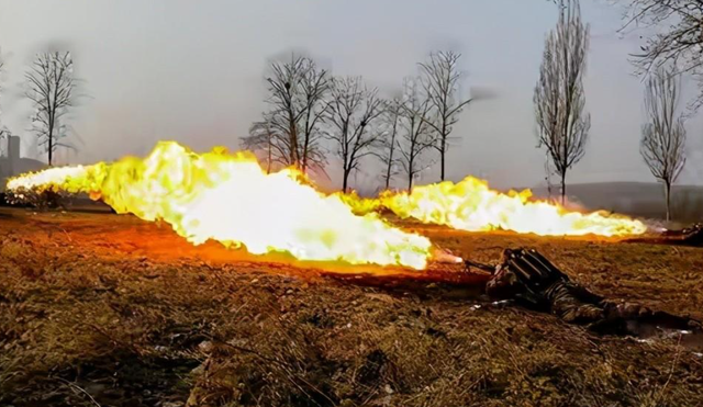 國產單兵火焰噴射器，在兩場自衛反擊戰中大顯神威，堪稱碉堡殺手插图5