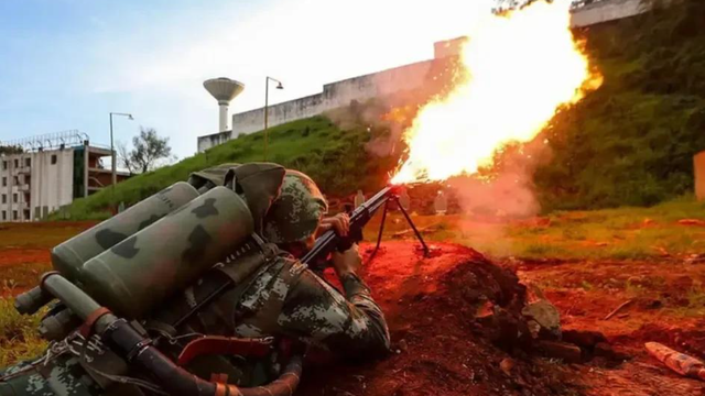 國產單兵火焰噴射器，在兩場自衛反擊戰中大顯神威，堪稱碉堡殺手插图6