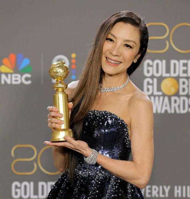 華裔女演員首位！楊紫瓊獲拜登頒授最高榮譽勛章，並列世界級人物插图1