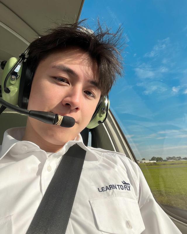 湯洛雯27歲混血表弟考上飛行員， 臉蛋精致帥氣曾被表姐遊說進TVB插图4
